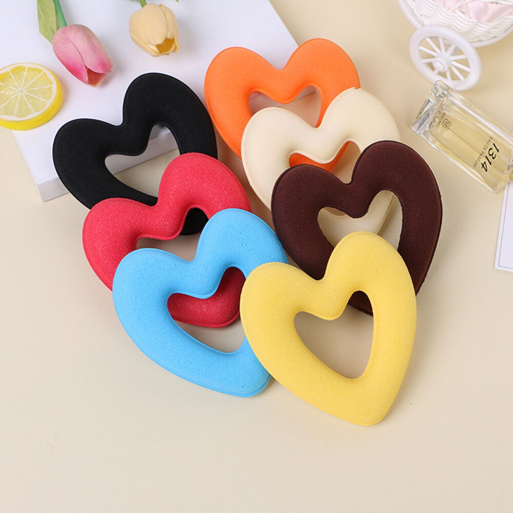 Tiaras bonitas en forma de corazón para mujer y niña, herramienta de peinado para el cabello, cabeza de esponja, albóndigas, anillo para hacer moños, Donut, 1 unidad,