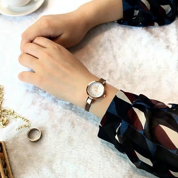 Reloj de cuarzo con correa de cuero fino para mujer, Retro cronógrafo de pulsera, de cristal y circonita, color marrón, femenino