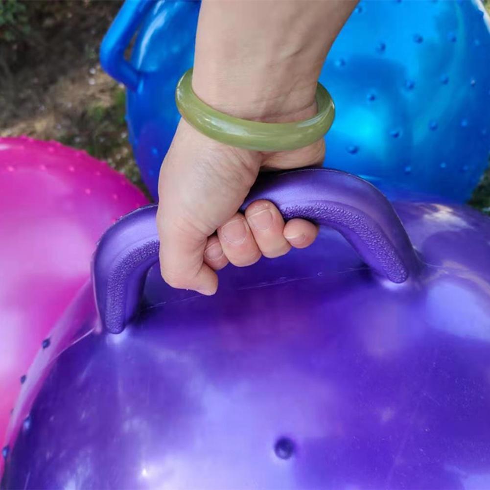 Heldere Kleur Yoga Bal Set Goede Tederheid Handig Duurzaam Kerstman Patroon Handvat Bouncy Bal Set