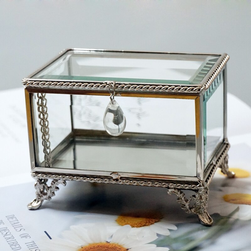 Caja de cristal de encaje galvanizado nórdico, expositor de joyas Retro, almacenamiento de joyas, decoración de escritorio para el hogar de plata
