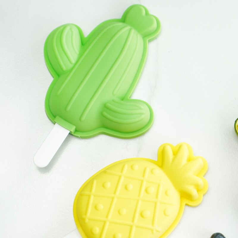 Strawberry Satermelon Popsicle Molds With Sticks Pineapple Drip-guards BPA-free Popsicle Molds Silicone Cartoon Ice Maker