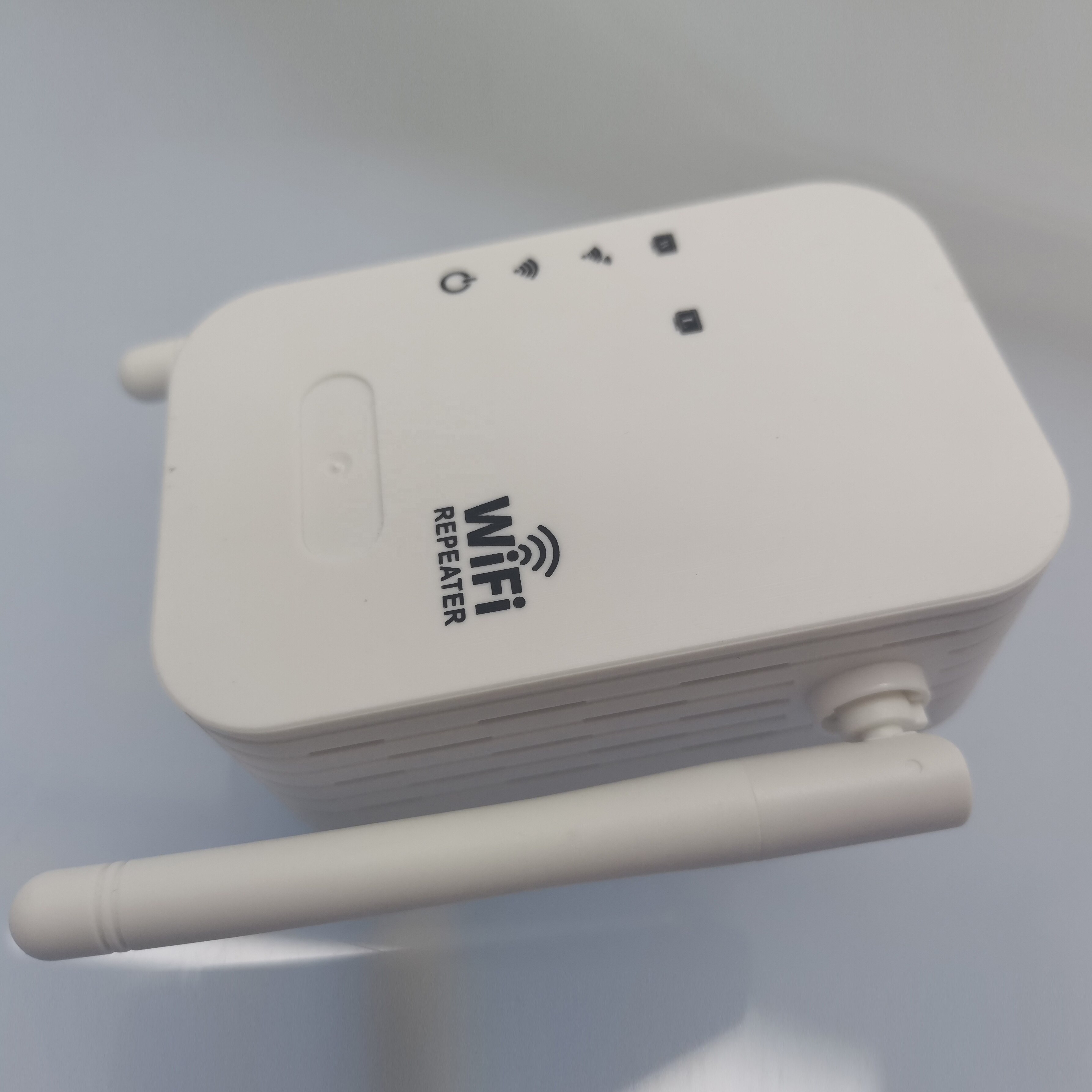 802.11n Wireless Signal Repeater 2G 3G 4G Booster Amplifier Wifi Repeater Booster 300mbps