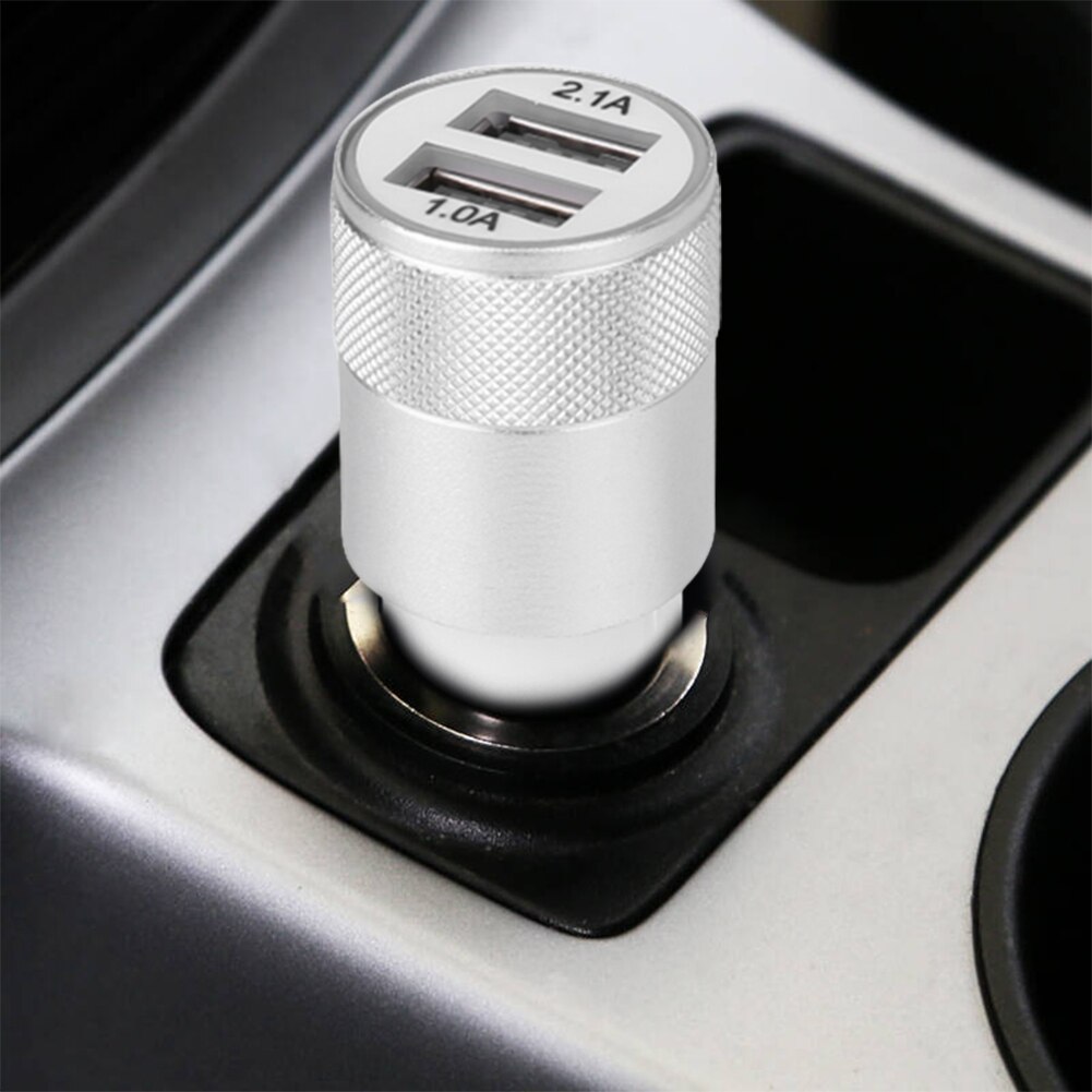 Kfz-ladegerät aus zinklegierung mit 2 anschlüssen 2.1a 1.0a ladebuchse aus aluminium mit zwei usb-buchsen für mobiltelefonzubehör