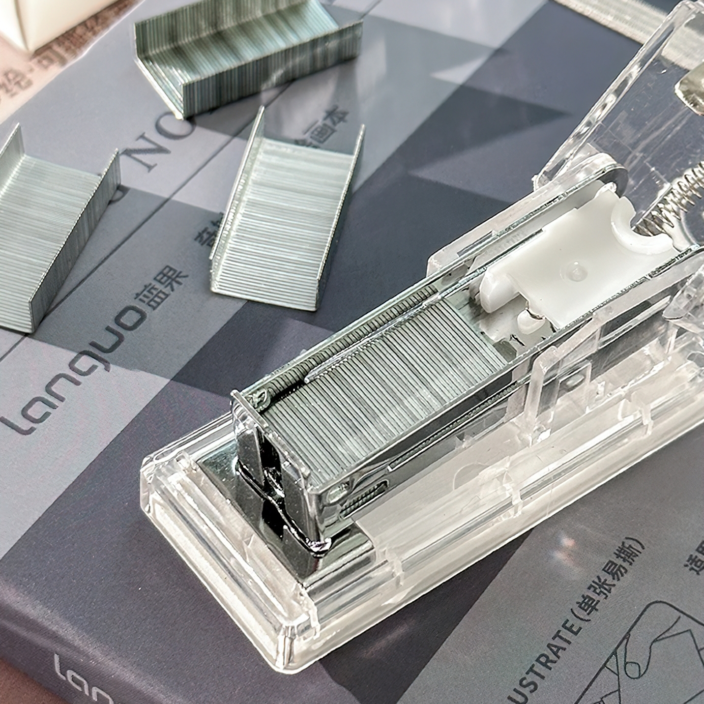 Mini grapadora de Color transparente, 1000 Uds., 26/6 grapas, carpeta portátil, herramientas de encuadernación para oficina, escuela F7639