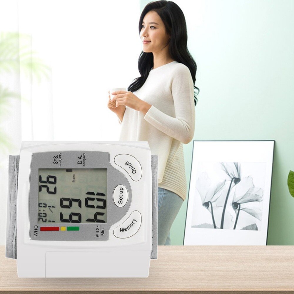 Draagbare Automatische Digitale Lcd Display Pols Bloeddrukmeter Apparaat Heart Beat Rate Pulse Meter Meet Tonometer Wit