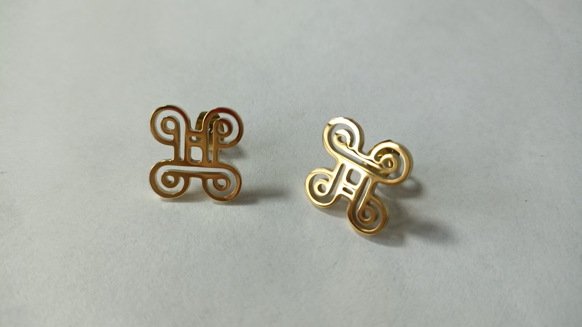 Charms brugerdefinerede afrikanske adinkra symboler vedhæng øreringe til kvinder gye nyame rustfrit stål charme etniske smykker ghanesiske: Sølv / Grøn
