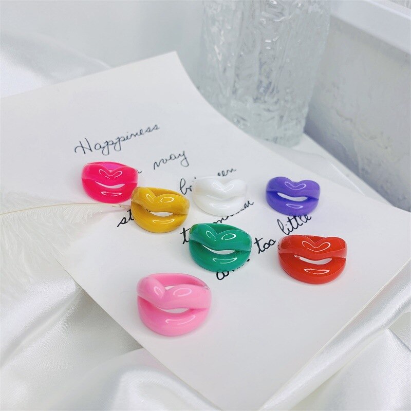 Neue Punk Bunte Lippen bilden Hohl Harz Finger Ringe Lustige Mund Lippe Acryl Ring Für Frauen Mädchen Hiphop Party schmuck