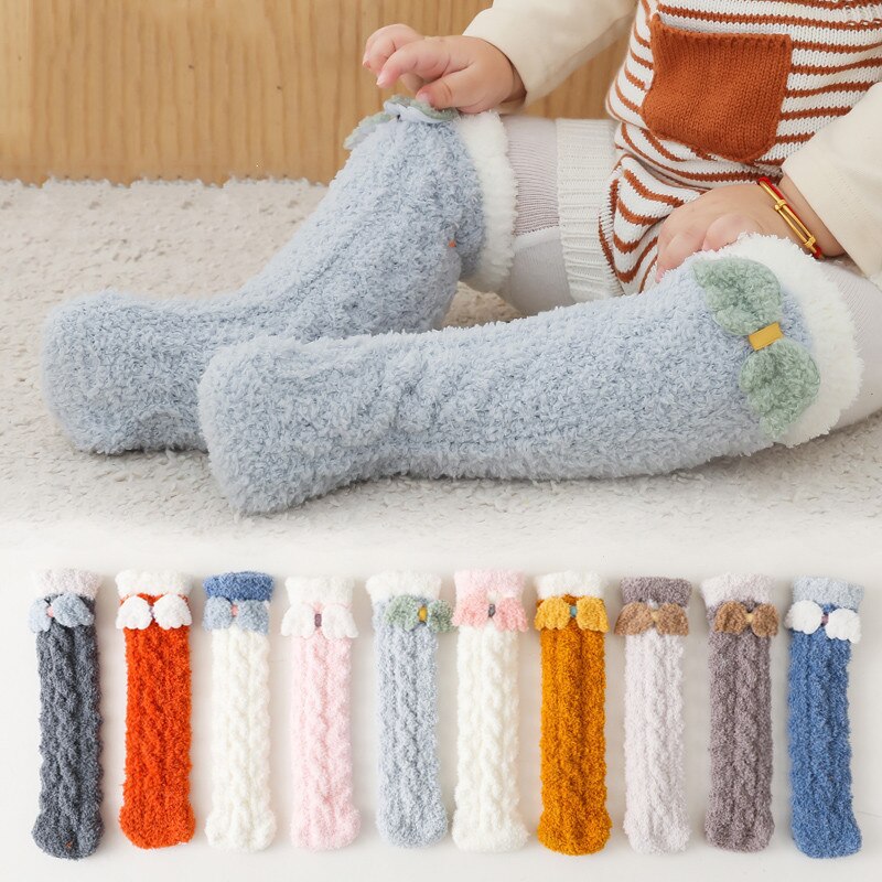Nette Winter Warme freundlicher Socken Dicken Korallen Vlies Stich FlüGel Baby Socken Knie Höer Boden Socke für Weihnachten Neue jahre