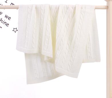 Baby tæppe strikket nyfødt swaddle wrap tæpper super blødt barn spædbarn sengetøj dyne til seng sofa kurv klapvogn tæpper: 82 w 527 hvide