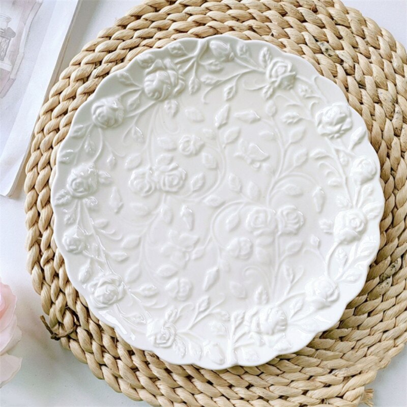 Plato de cerámica con borde ondulado para carne, vajilla con flores en relieve, plato Simple para ensalada, postre, taza de café de porcelana blanca