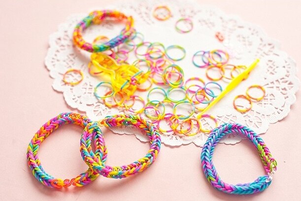 Laten we 9000/25 Kleur Heetste Loom Bands Vullingen Loom Elastiekjes Rubber Band Weefgetouw Voor DIY ARMBAND Armband Rubber