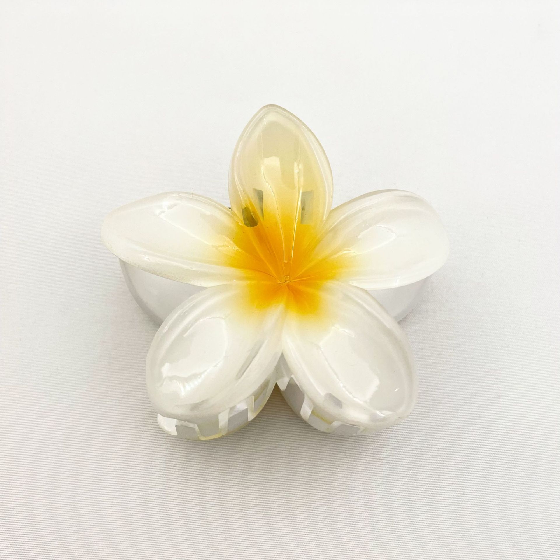 Vacation Egg Flower Hair Clips Hawaii Beach Claws Bohemian Hairpin for Girls: GRAY