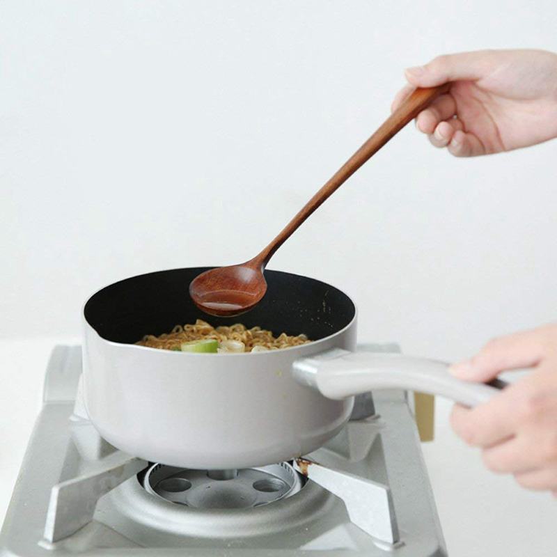 Lange skjeer tre , 5 stykker koreansk stil 10.9 tommer 100%  naturlige tre lange skaft runde skjeer til suppekoking blanding omrører