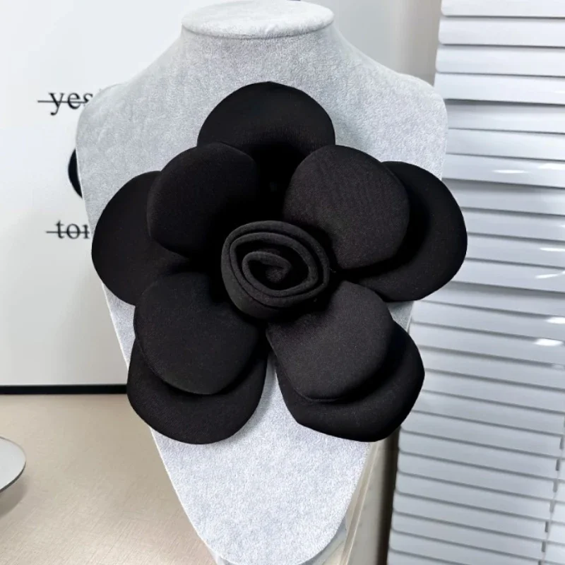 Handmade 22CM Camellia Flower Brooches Corsage Bag Dress Badge Wedding Party Lapel Pins for Women Accessories: Light Yellow Gold Color