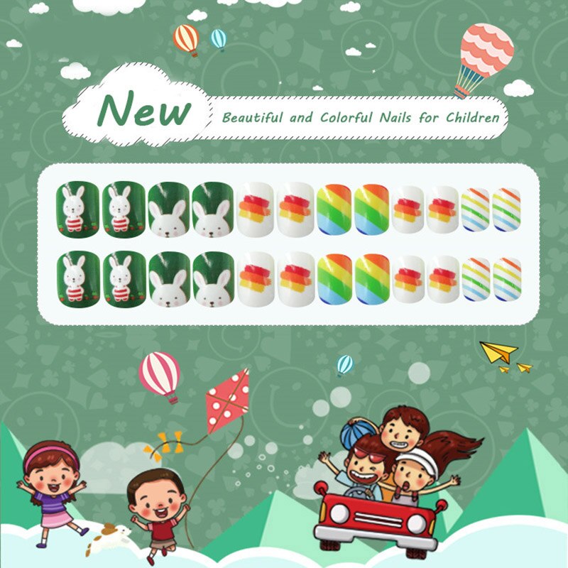 Boîte de faux-ongles courts à pression pour enfants, couverture complète, style différent avec un motif, 24 pièces/boîte, avec colle
