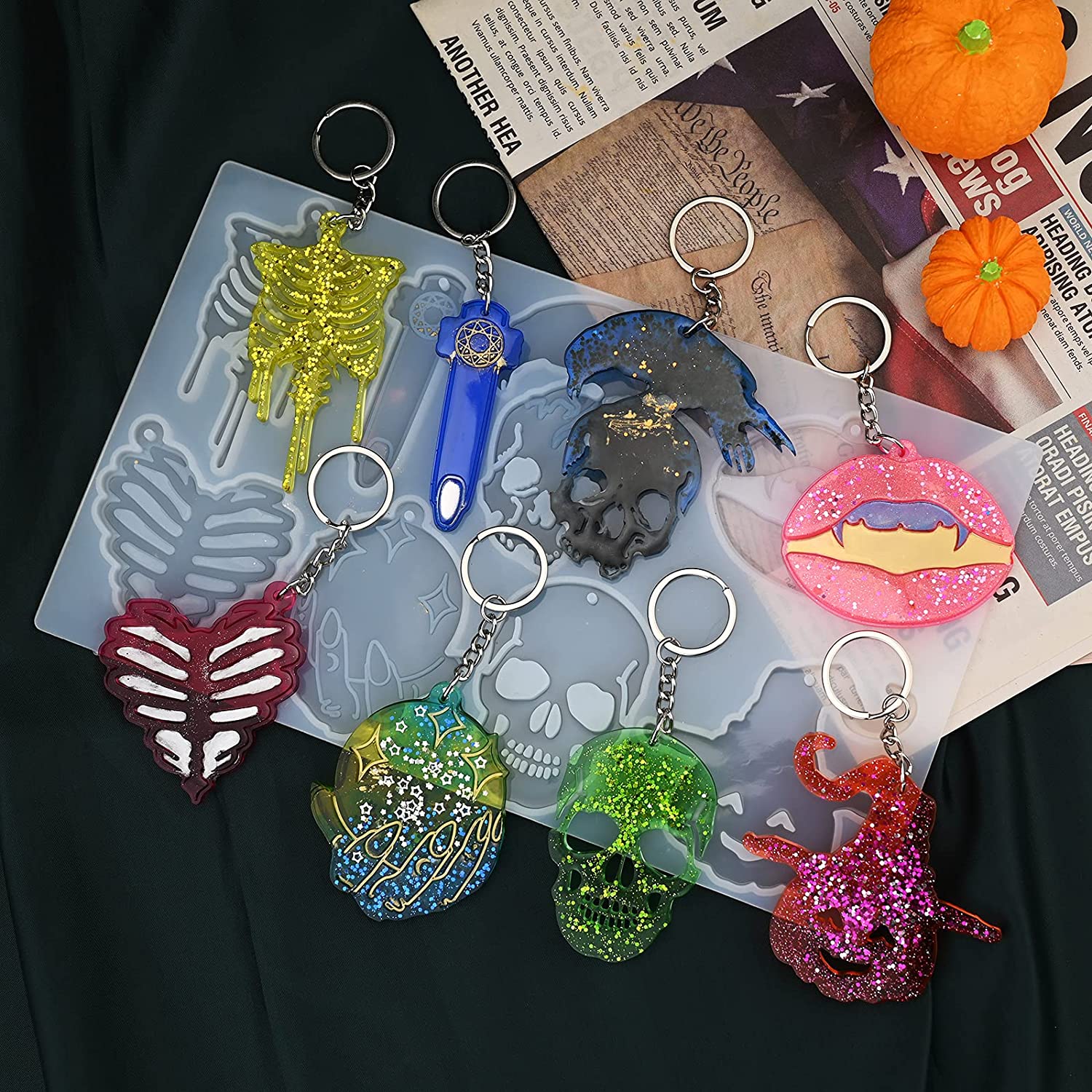 1pcs Halloween Keychain Molds Skull Resin Silicone Mold DIY Skeleton Necklace Pendant Crafts Polymer Clay Mold for Epoxy Resin