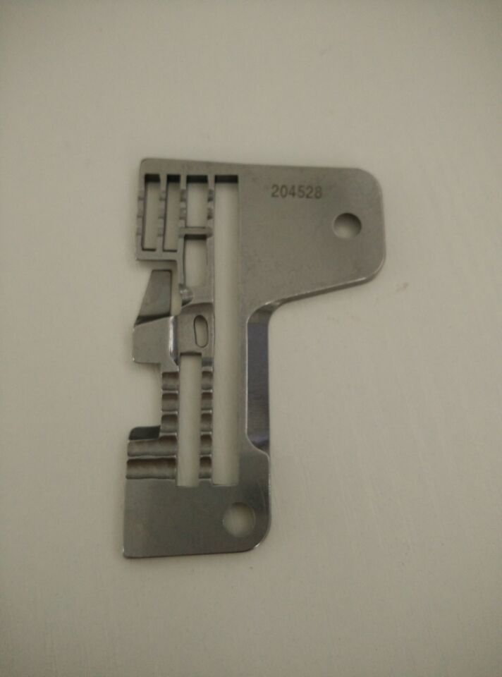 Industrial Sewing Machine Spare Parts Needle Plate 204528 For Pegasus Throat Plate