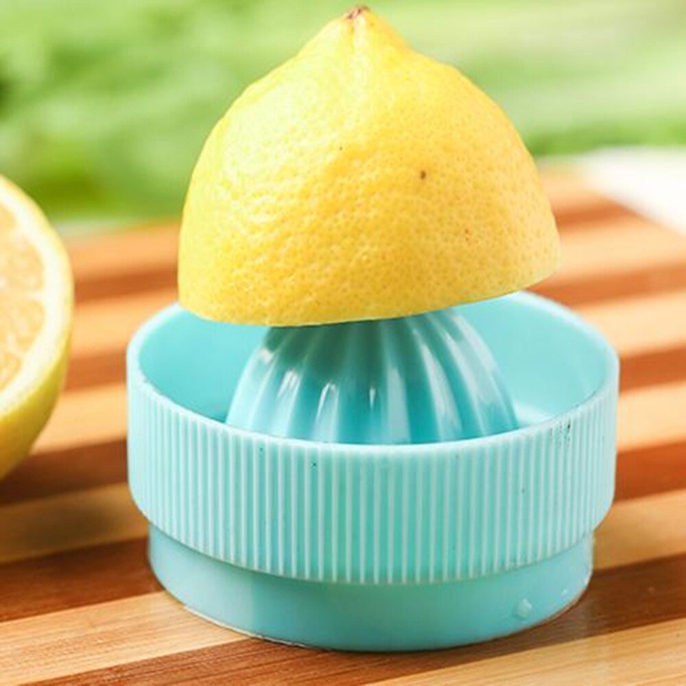 125 ml personal practical manual mini juicer portable home small juicer lemon squeezer Breakfast kitchen gadgets Random colors