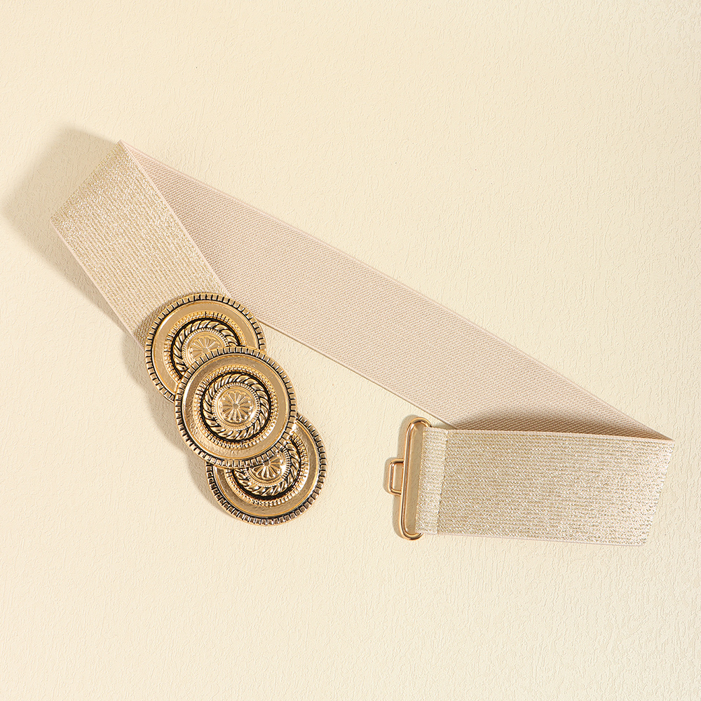 A nova fivela de cintura elástica brilhante retrô cinto exagerado com um casaco blazer é elegante e elegante para mulheres