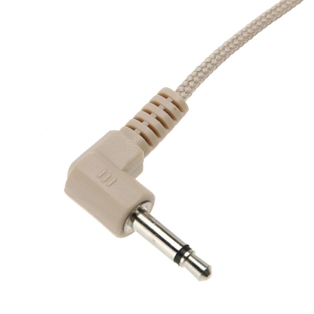 Hoofdtelefoon onzichtbare microfoon docent reisleider optreden hoofdmicrofoon voor op het podium luidsprekers stemversterker tv