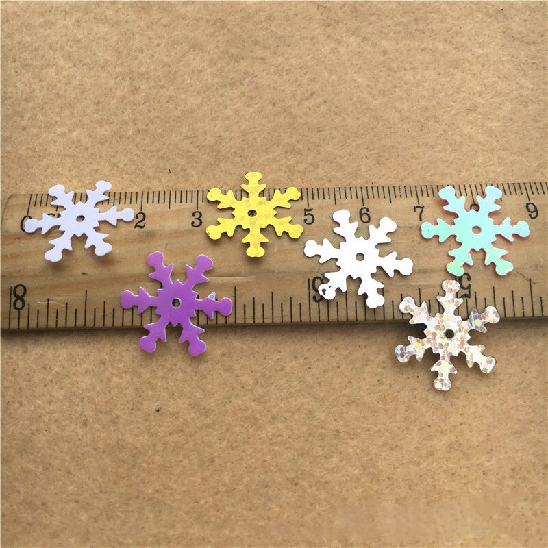 19mm sneeuwvlok vorm pailletten PVC Kerst decoratieve kralen 25 gram of ongeveer 400 stuks van kleuterschool DIY materiaal