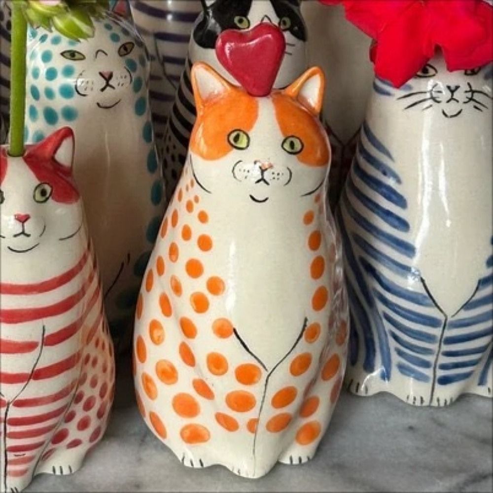 Multicolored polka dot cat vase, cute creative small animal flower vase, small caliber, resin cat vase, wedding decoration