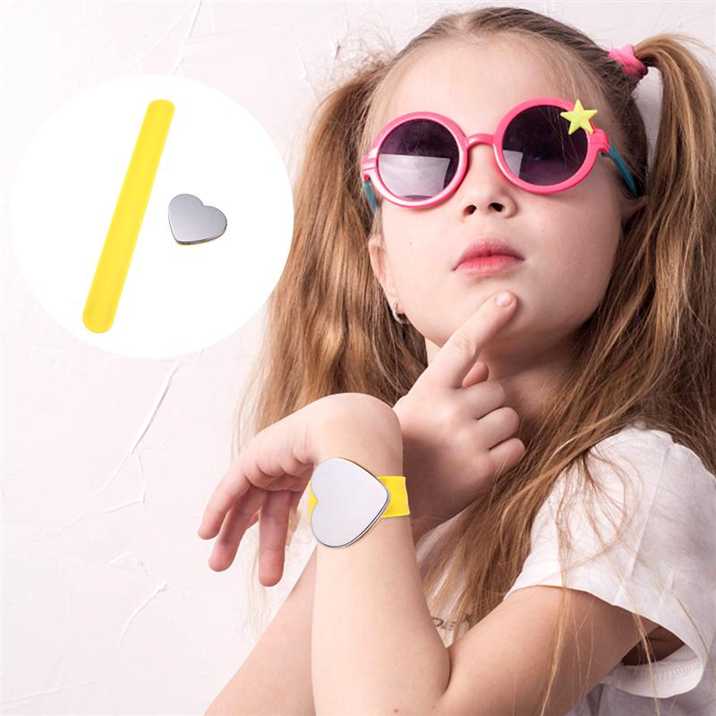 1pc Durable Magnetic Slap Bracelet Heart Shape Silicone Hand Band Wrist Strap Hand Decor for Kids