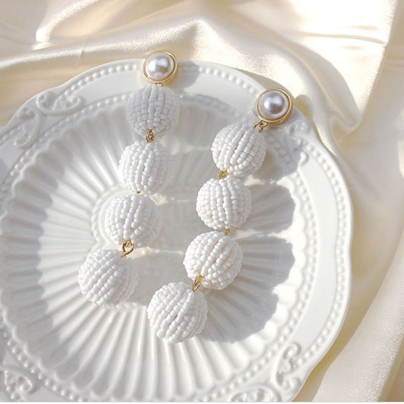 Halskette im retro-boho-stil mit perlenbesatz, reinweiß, leicht und extravagant – das perfekte accessoire für festliche anlässe.: Ohrringe