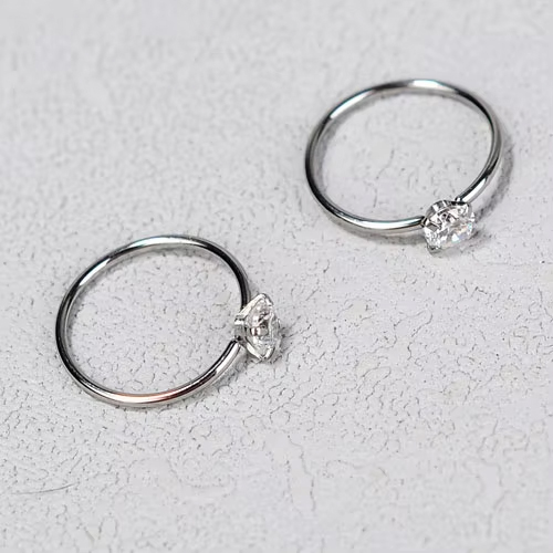 2 stuks roestvrij staal CZ piercing oorbel Stud oor bot kraakbeen Helix tragus Daith Conch Rook hoepel oorbel vrouwen ongebruikelijke ring: WHITE / Goud-kleur