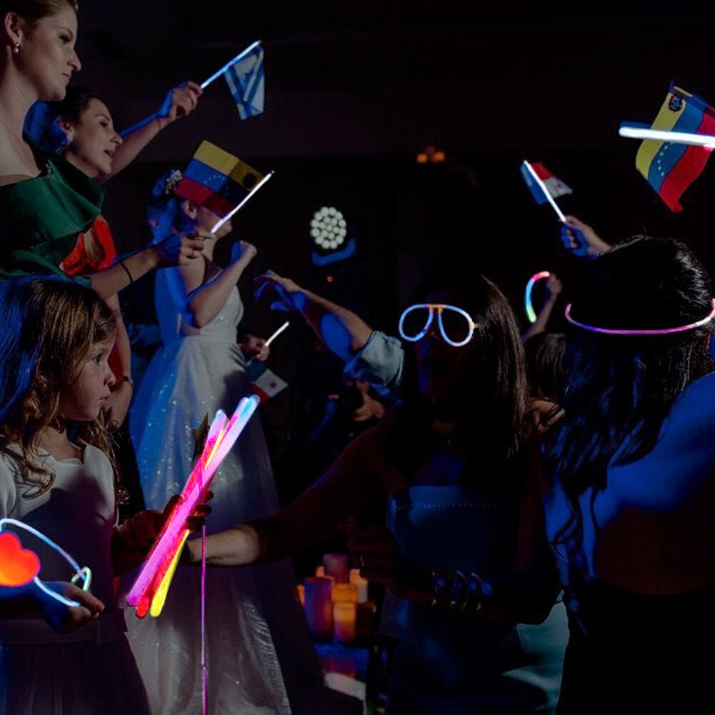 100 stücke Party Fluoreszenz Licht Leucht Stöcke Halsketten Neon- Für Hochzeit Partei Helle Bunte glühen Stöcke Weihnachten Spielzeug