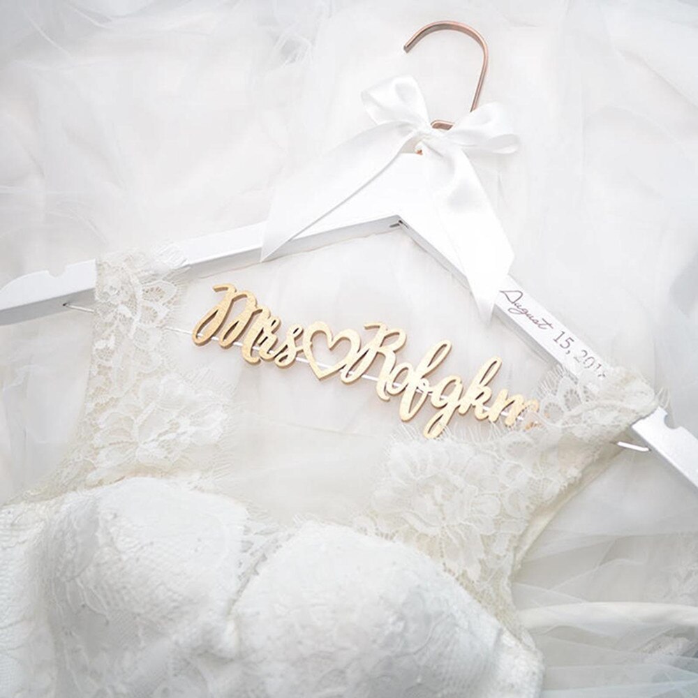 Custom Trouwjurk Hanger Met Naam Datum Bruid Bruidegom Pak Hanger Hout Bridal Hanger Met Strik Bruidsmeisje Kleerhanger: Custom Bride Hanger