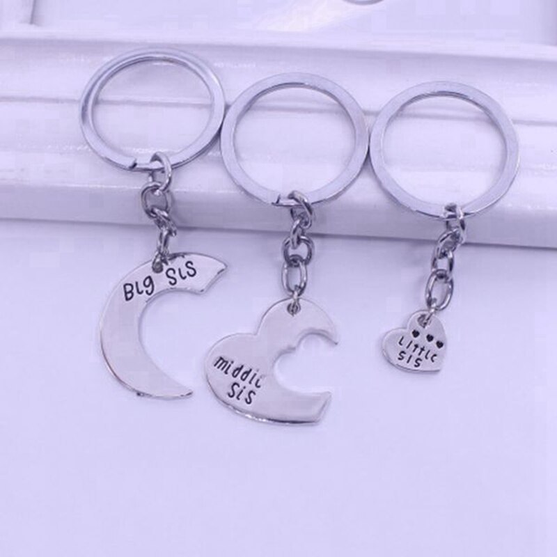 4 Pcs Accessories: 3 Pcs "Big Sis Middle Sis Little Sis" Love Heart Pendant Keychain Set & 1 Pcs Packaging Box