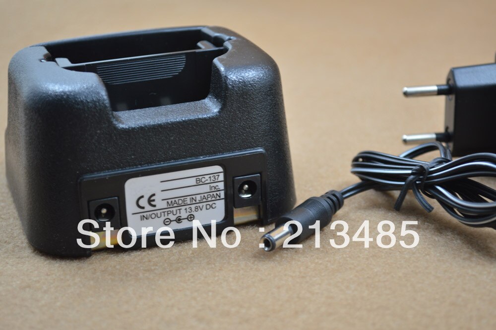 BC-137 Lader voor ICOM IC-A6 IC-A24 IC-V8 IC-V82 IC-U82 IC-F3GT, IC-F4GT, IC-F30GT, IC-F40GT