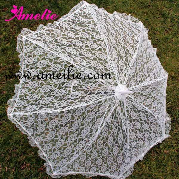 Paraguas de encaje blanco para boda con