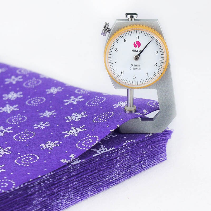 Fieltro morado de Color sólido de 1mm de grosor, 100% de poliéster, copos de nieve impresos, tela de fieltro artesanal, no tejida, suministros de decoración para el hogar