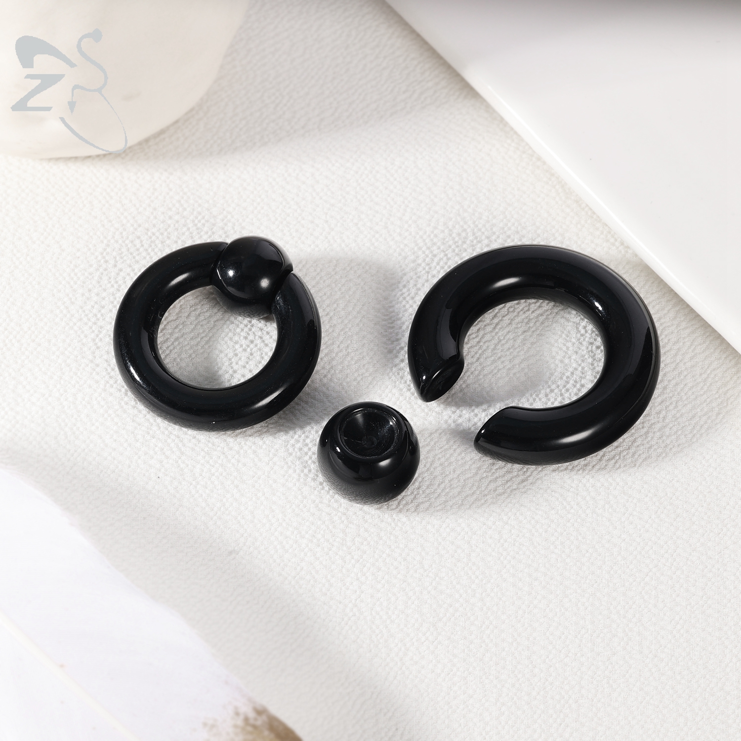 ZS 1PC Acrylic Hoop Septum Ring Black Color CBR/BCR Closure Ball Nose Ring Large Big Gauge Earrings 12G to 00G Daith Piercing