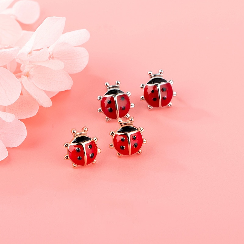 Reale dell'argento Sterlina 925 Coccinella Orecchino Della Vite Prigioniera Rosso Delicato Coccinella Orecchini Delle Viti Prigioniere per Le Donne Ragazze Figlia Grangdaughter Sorelle