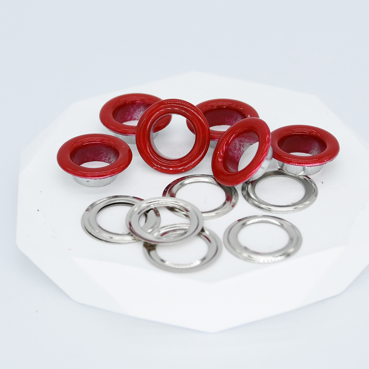 100 setzt 4,5 mm Ösen, Metallösen mit Unterlegscheibe für Kleidungsstück, Schuh, Gürtel, Hütte, Leder, Basteltasche, DIY-Reparaturteile, Zubehör: Antike Silber