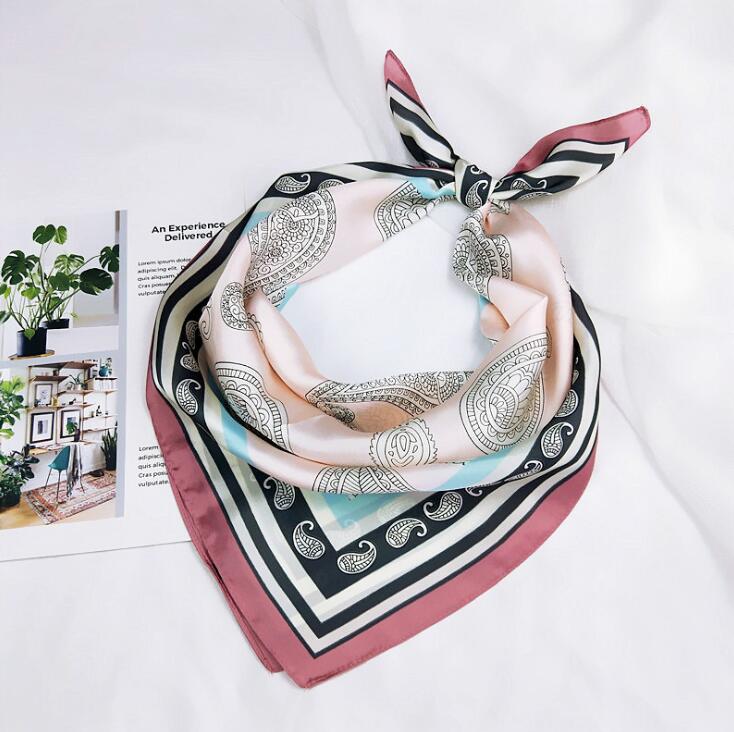 Eleganti fasce per capelli Bandana con stampa in cotone di seta per ragazze donna sciarpa a fascia maschera per il viso croce turbante bandane copricapo 70cmX70cm