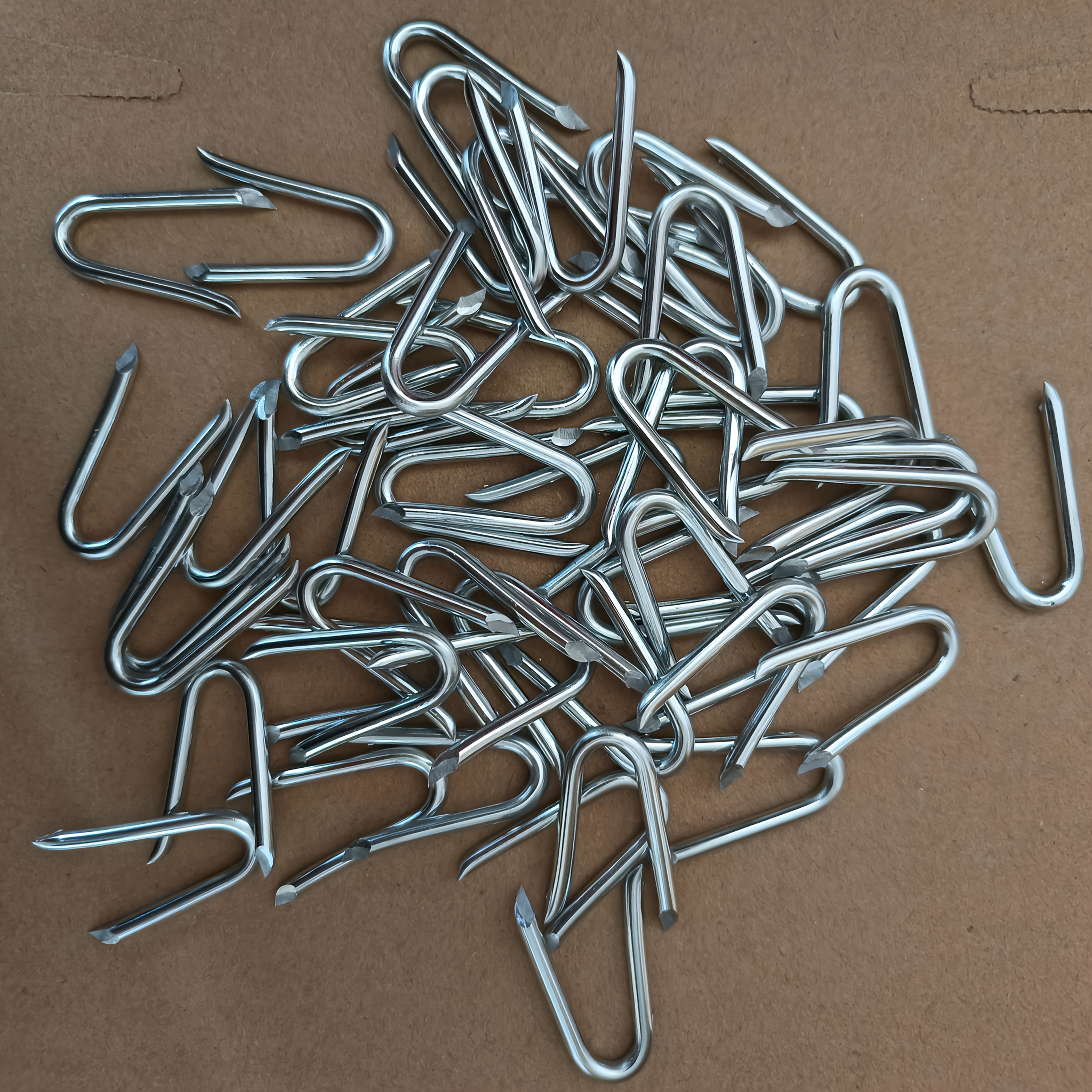 50 Stück Befestigungselemente für Patchkabel, ZaunnäGel, Befestigungsklammern, U-förmig, für Drahtzäune Ich bin Freien, Holz