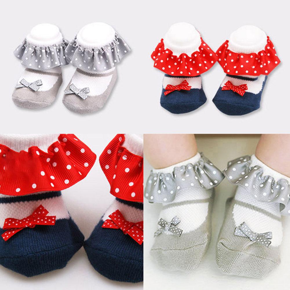 1 paar katoenen prinsessensokken met stippenprint en strik voor babymeisjes, herfst/winter antislip katoenen prinsessensokken