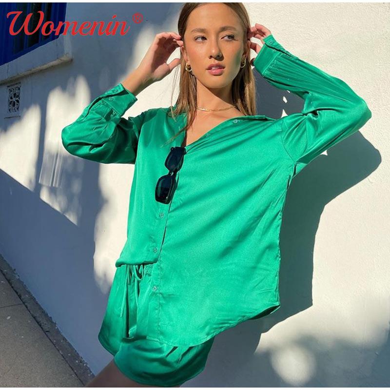 Chándal de satén para mujer, conjunto de camisa y pantalones cortos verdes, Top de manga larga con cuello vuelto, pantalones cortos informales con cordones, traje de verano 2022