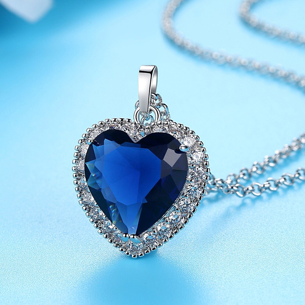 Collier avec pendentif en forme de cœur pour femmes, bijoux, bleu et rouge