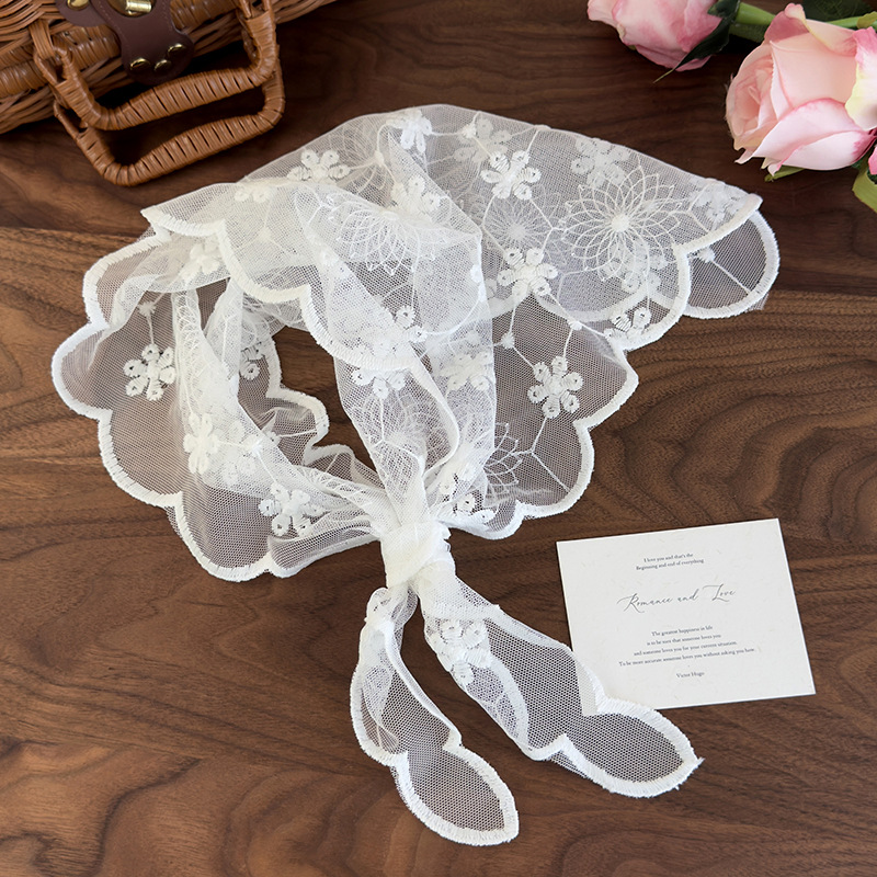 White Woven Floral Lace Hair Scarf Wraps Women Retro Triangle Headscarf Hat Travel Photo Headband Hair Accessories: Burgundy