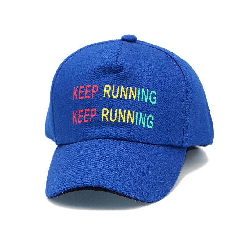 Lente en zomer snoepkleurige keep running-pet met geborduurde letters