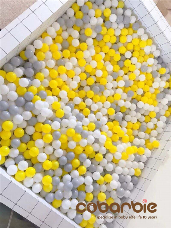 80pcs/lot Silver Grey Gold Soft Plastic ToyBalls Water Pool Ocean Wave Ball Baby Funny Toys Stress Air Ball Outdoor Fun Sports: yellowwhiteltgrey