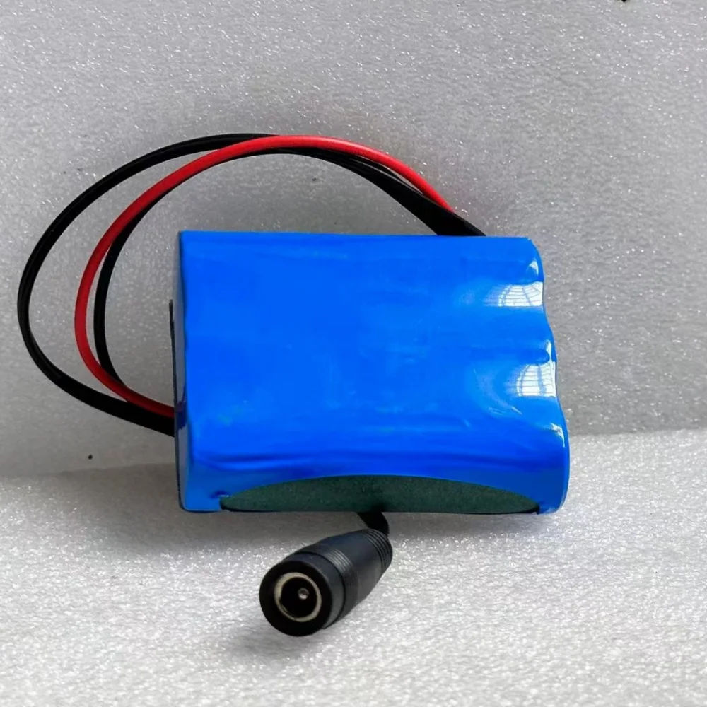 10.8V/12V 3S1P 3000mAh Li-ion Battery Pack with Built-in BMS Protection Board and 12.6V Charger