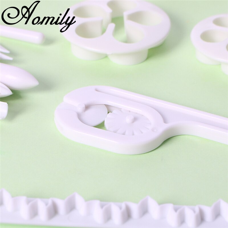 11Pcs/Set Icing Fondant Cake Tool Cake Decorating Tools Set Scraper Smoother Rolling Pin Carving Knife Engraving Embossing Mould