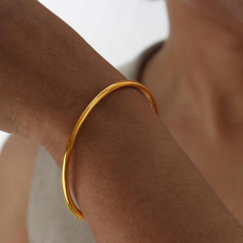 Pulsera redonda Simple de acero inoxidable para mujer, Color oro rosa, plata, 5 tamaños, brazalete chapado en oro de , joyería al por mayor: 50-52mm / Color dorado