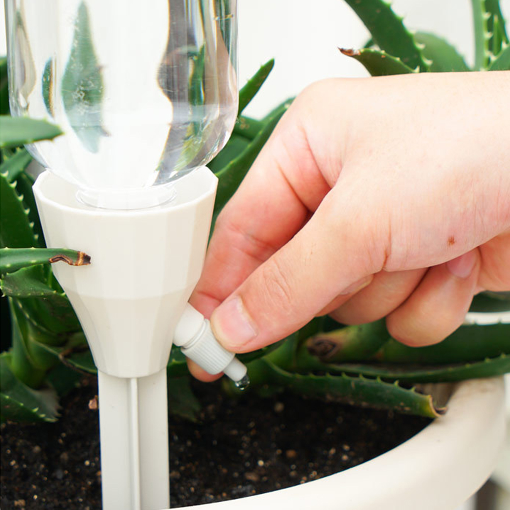 Adjustable Drip Irrigation System Automatic Self Watering Spikes for Plants Indoor Outdoor Potted Plants Irrigation System1-3pcs